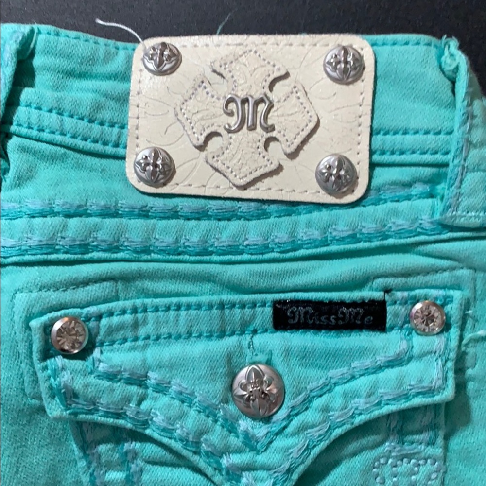 Like new Miss Me Jean